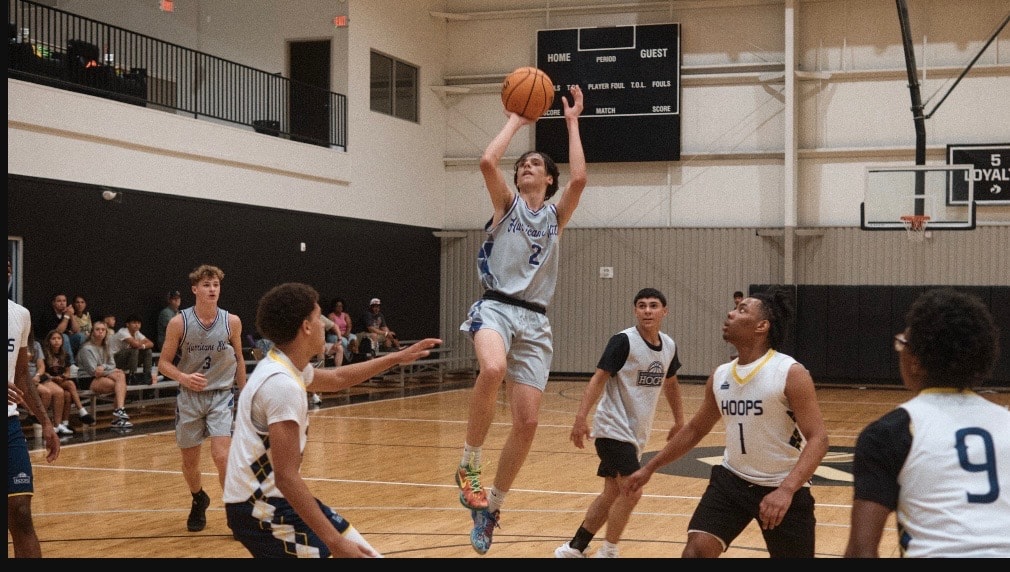 Hurricane Elite player shooting