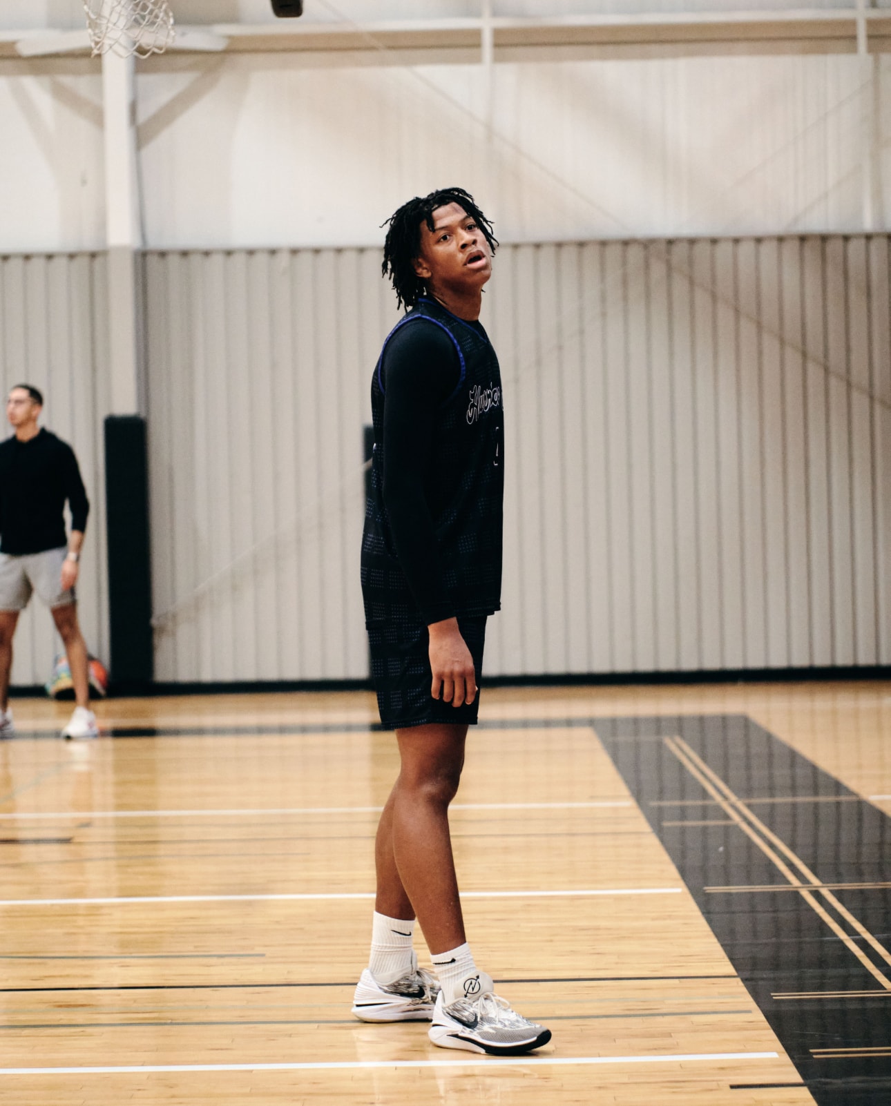 Hurricane Elite player waiting