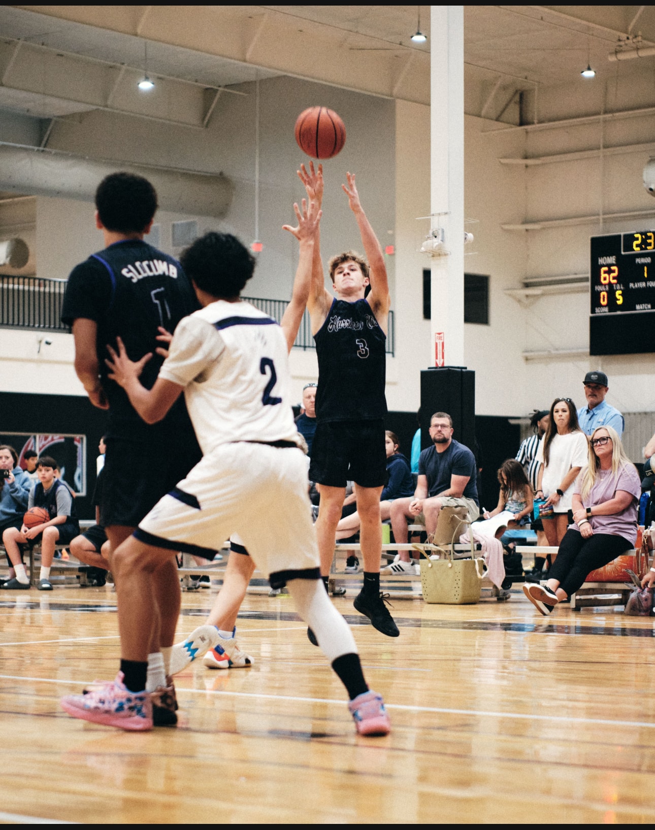 Hurricane Elite player shooting jump shot